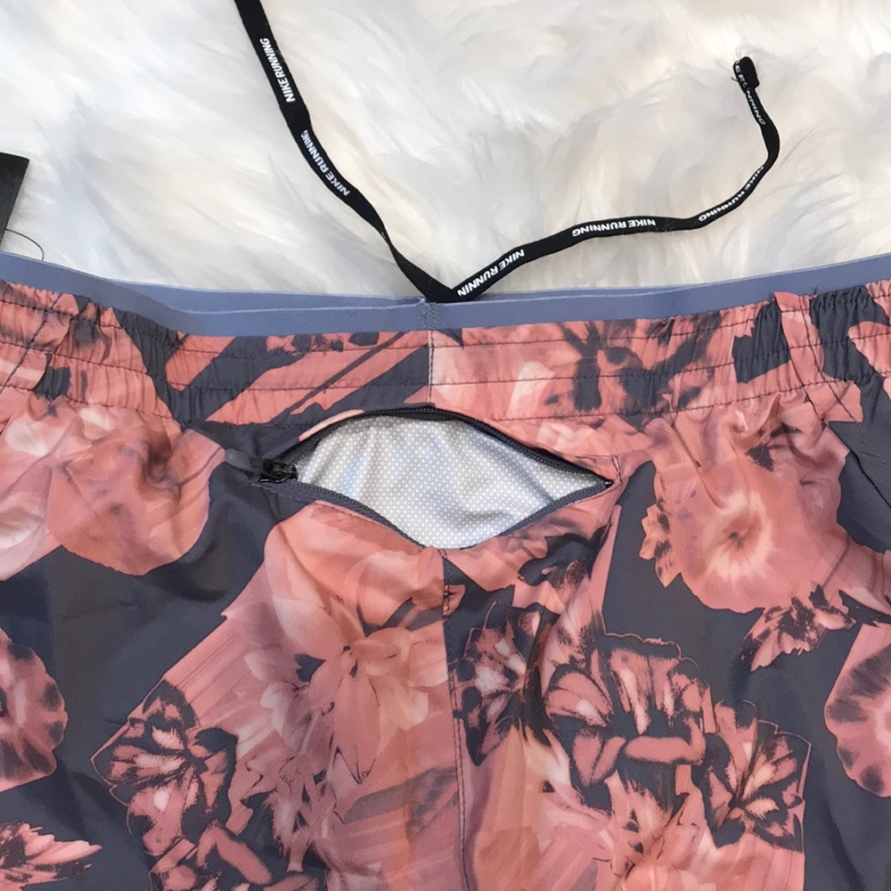 🌸 Nike running shorts 🌸 - Picture 4 of 5